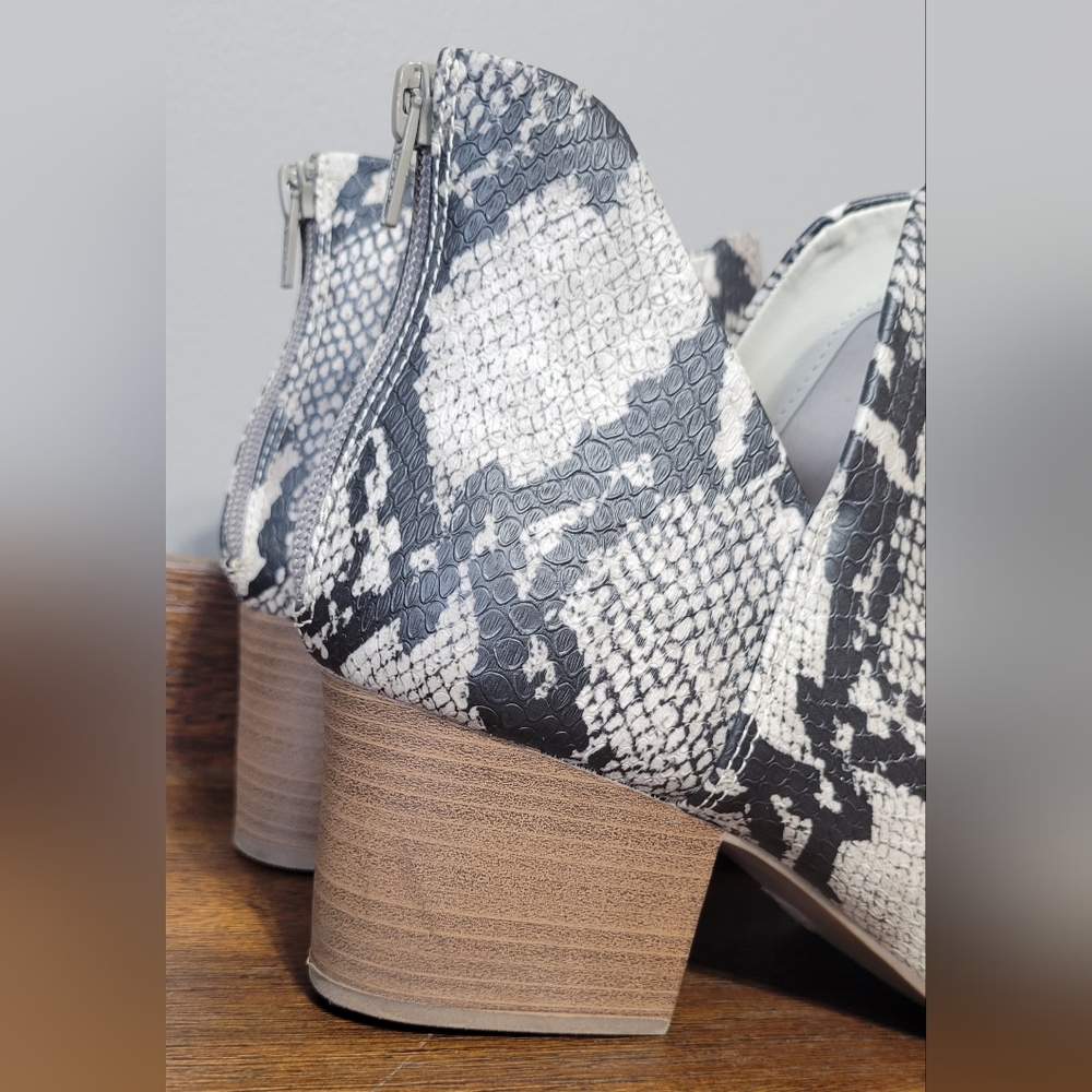SO Snake Ankle Boots - Picture 5 of 10